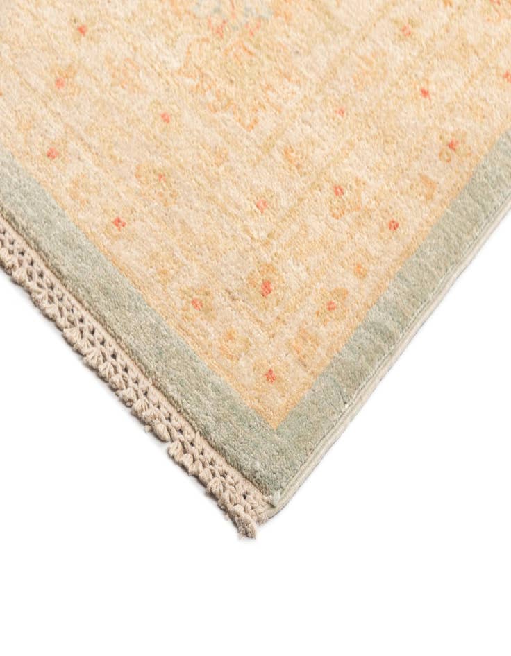 Detail image of  11' 4 x 15' 10 Kaizar Wool Rug