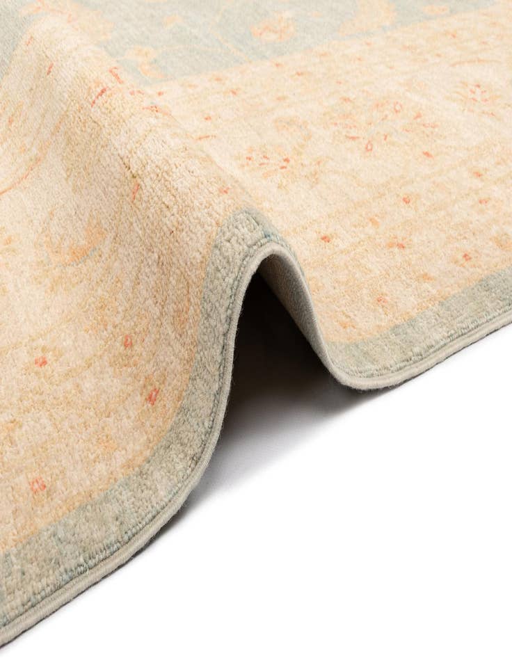 Detail image of  11' 4 x 15' 10 Kaizar Wool Rug