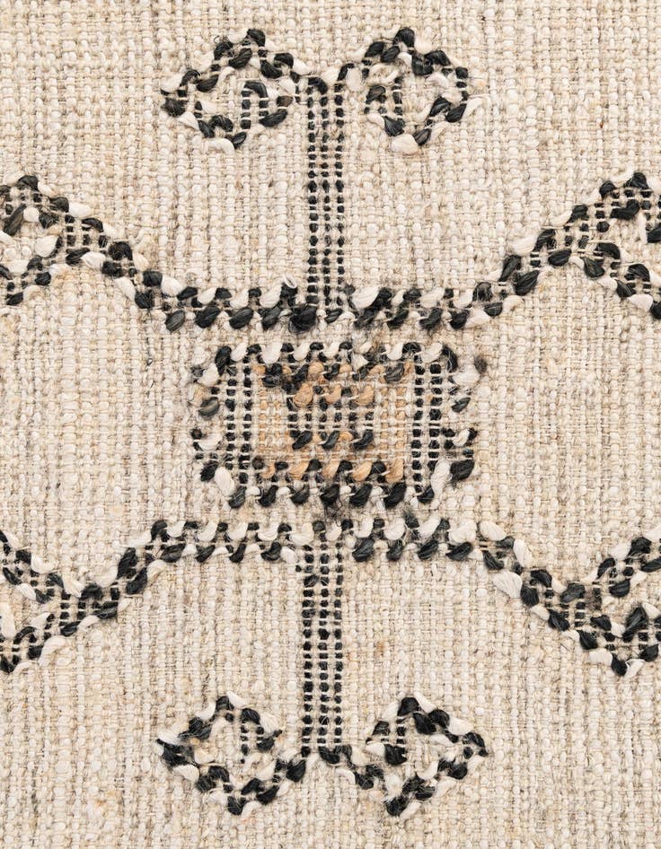 Detail image of  4' 2 x 6' 2  Hand Woven Kala Handwoven Jute Wool Rug