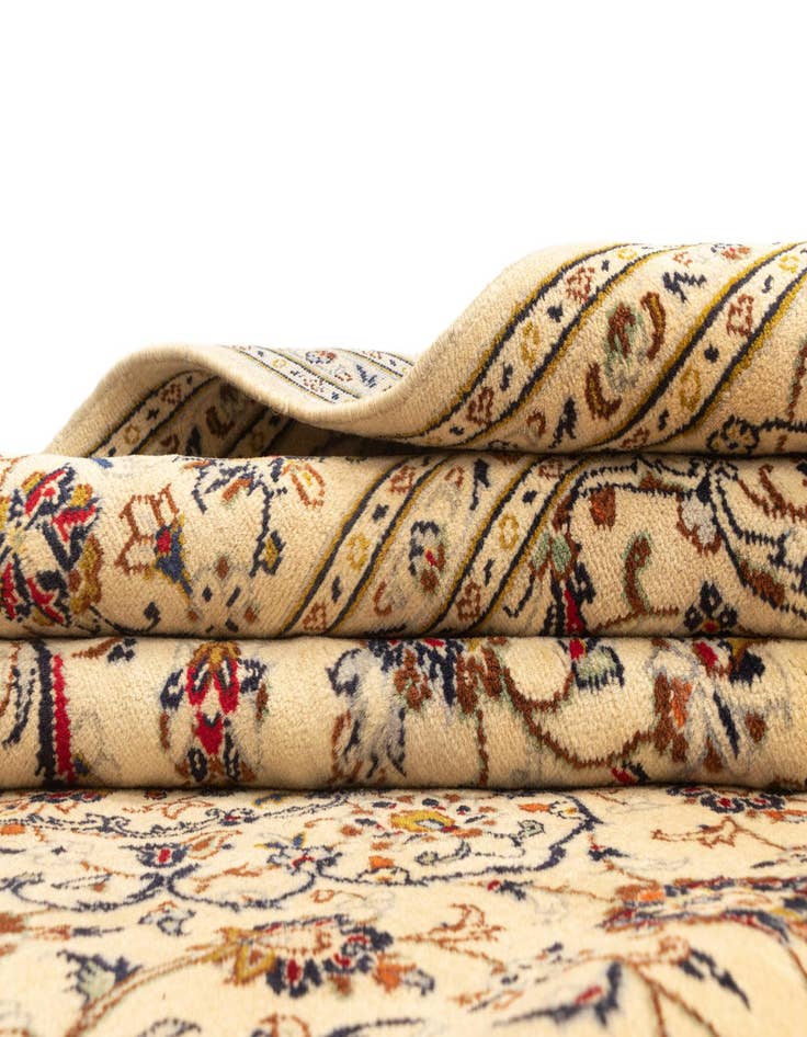 Detail image of  6' 6 x 9' 11 Kashan Rug