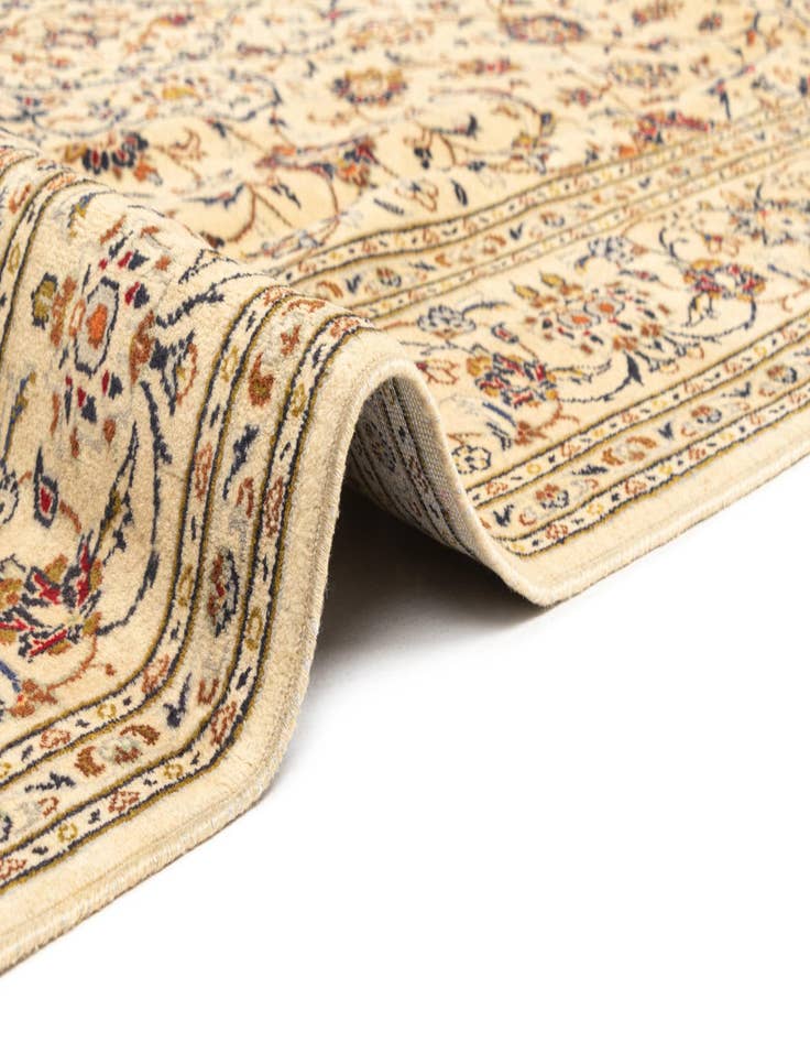 Detail image of  6' 6 x 9' 11 Kashan Rug