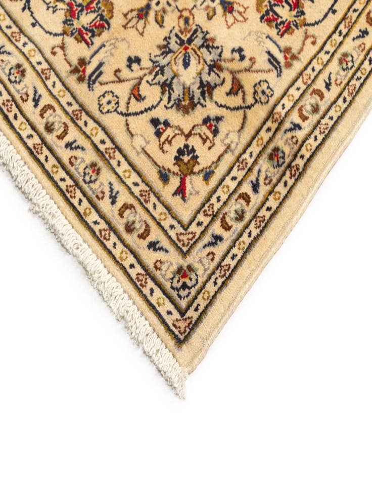 Detail image of  6' 6 x 9' 11 Kashan Rug