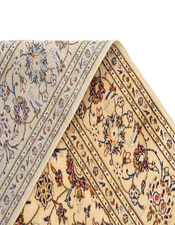 Detail image of  6' 6 x 9' 11 Kashan Rug