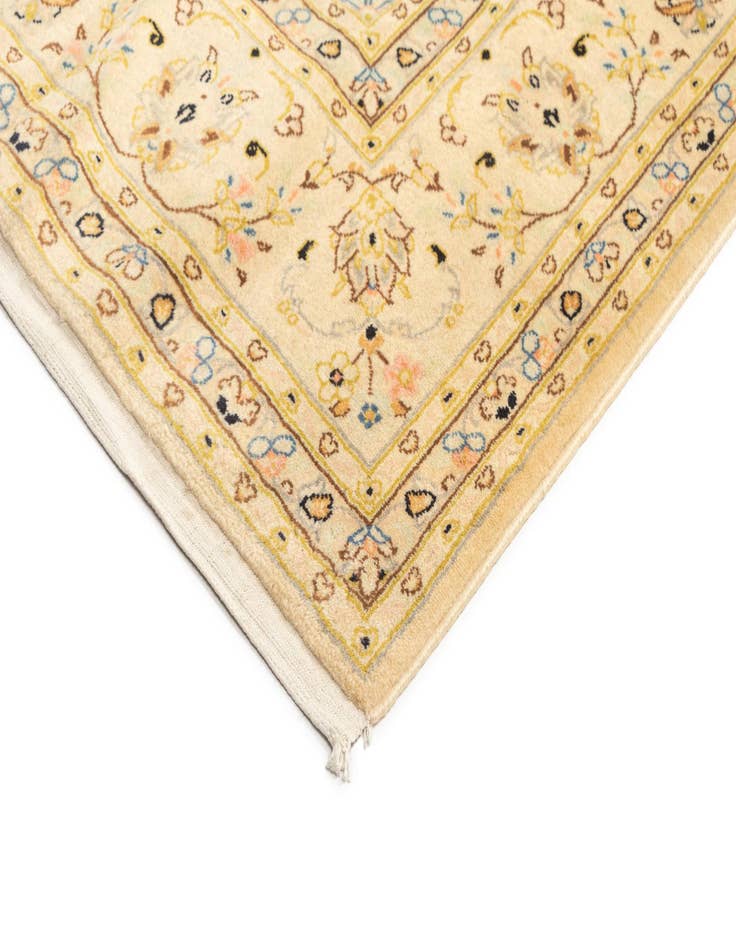 Detail image of  6' 7 x 9' 10 Kashan Rug