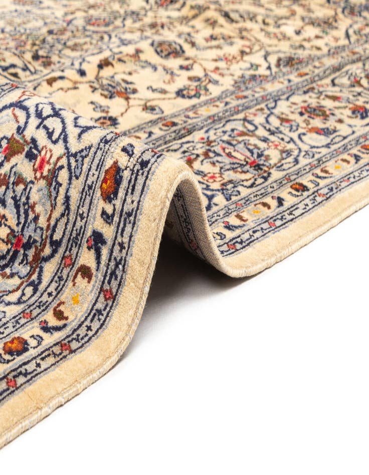 Detail image of  6' 9 x 9' 10 Kashan Rug