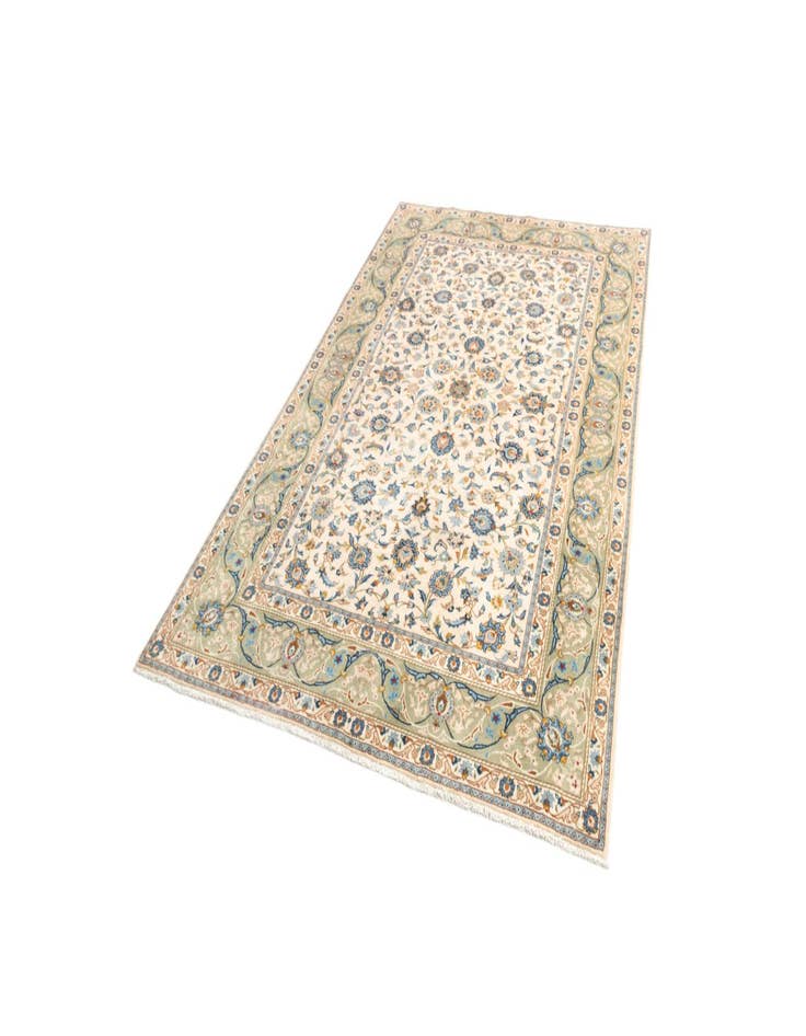 Detail image of  6' 6 x 9' 9 Kashan Rug