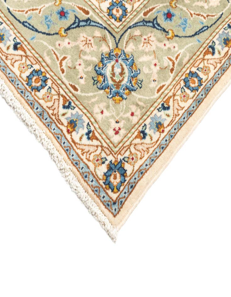 Detail image of  6' 6 x 9' 9 Kashan Rug