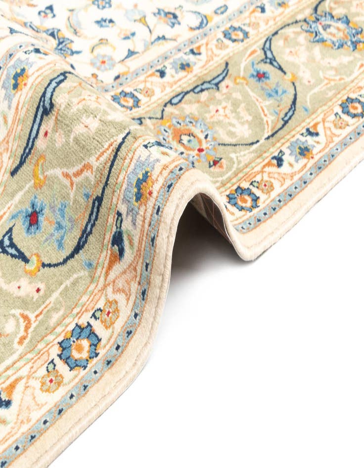 Detail image of  6' 6 x 9' 9 Kashan Rug