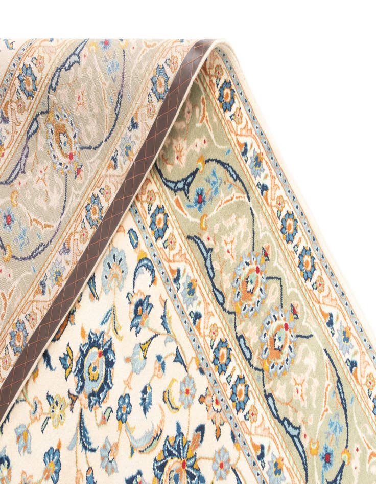 Detail image of  6' 6 x 9' 9 Kashan Rug