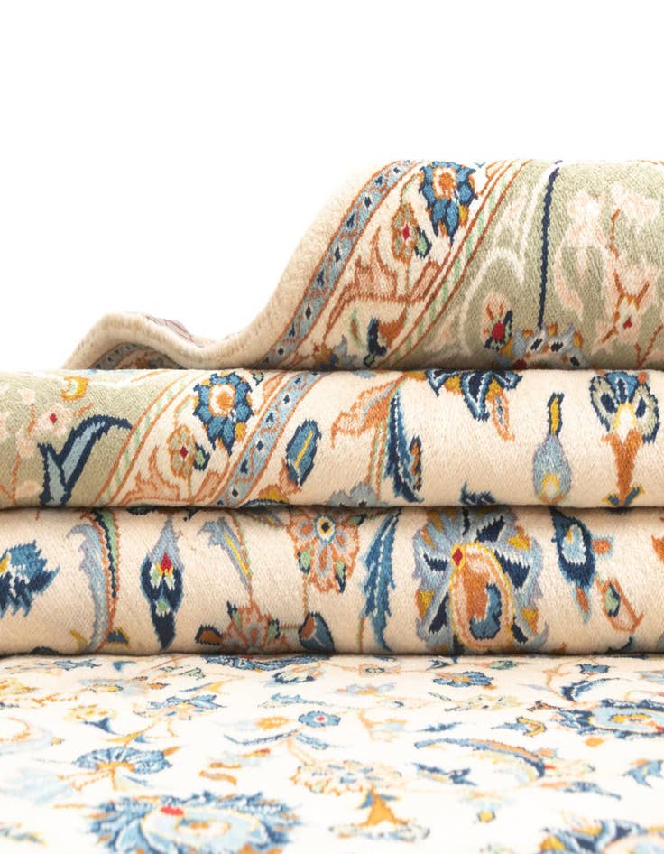 Detail image of  6' 6 x 9' 9 Kashan Rug