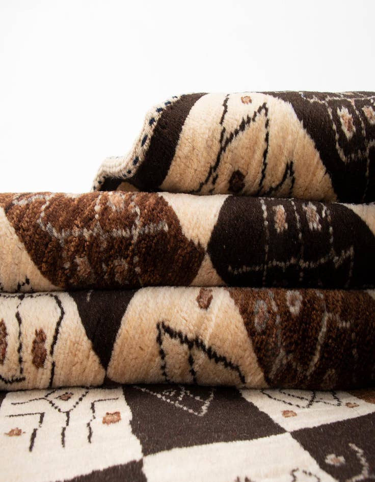 Detail image of  4' 1 x 6' 6 Kashkuli Wool Rug