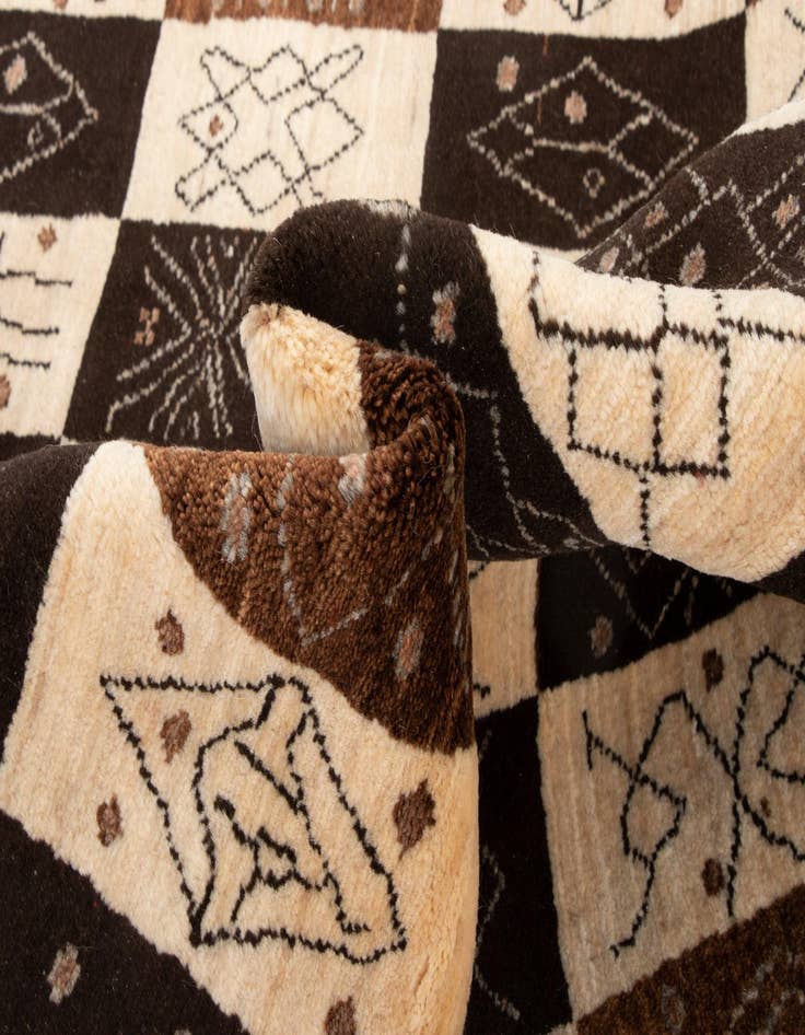 Detail image of  4' 1 x 6' 6 Kashkuli Wool Rug