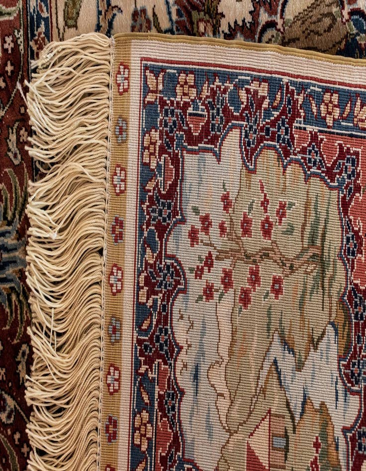 Detail image of  2' 1 x 3' Kayseri Silk Rug