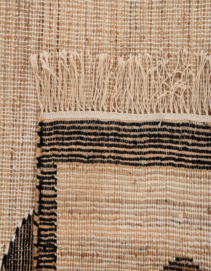 Detail image of 5' 2 x 8' Hand Woven Kilim Jute Rug