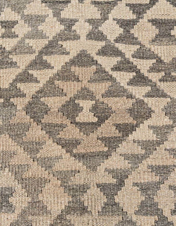Detail image of  3' 8 x 4' 7  Hand Woven Kilim Maymana Wool Rug