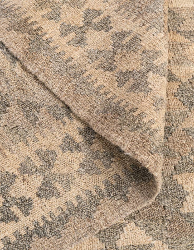 Detail image of  3' 3 x 4' 9  Hand Woven Kilim Maymana Wool Rug