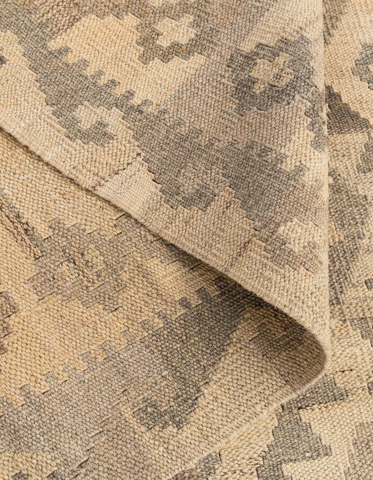 Detail image of  3' 5 x 4' 11  Hand Woven Kilim Maymana Wool Rug