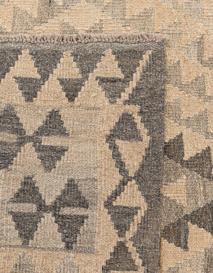 Detail image of  4' x 5' 9  Hand Woven Kilim Maymana Wool Rug