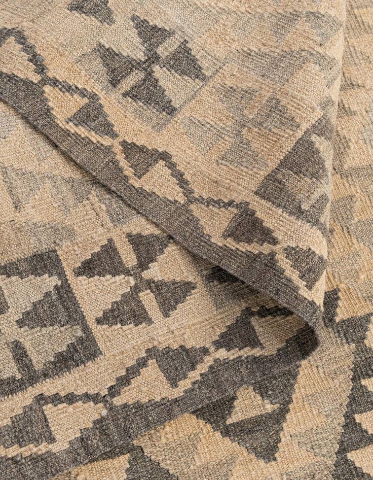 Detail image of  4' x 5' 9  Hand Woven Kilim Maymana Wool Rug