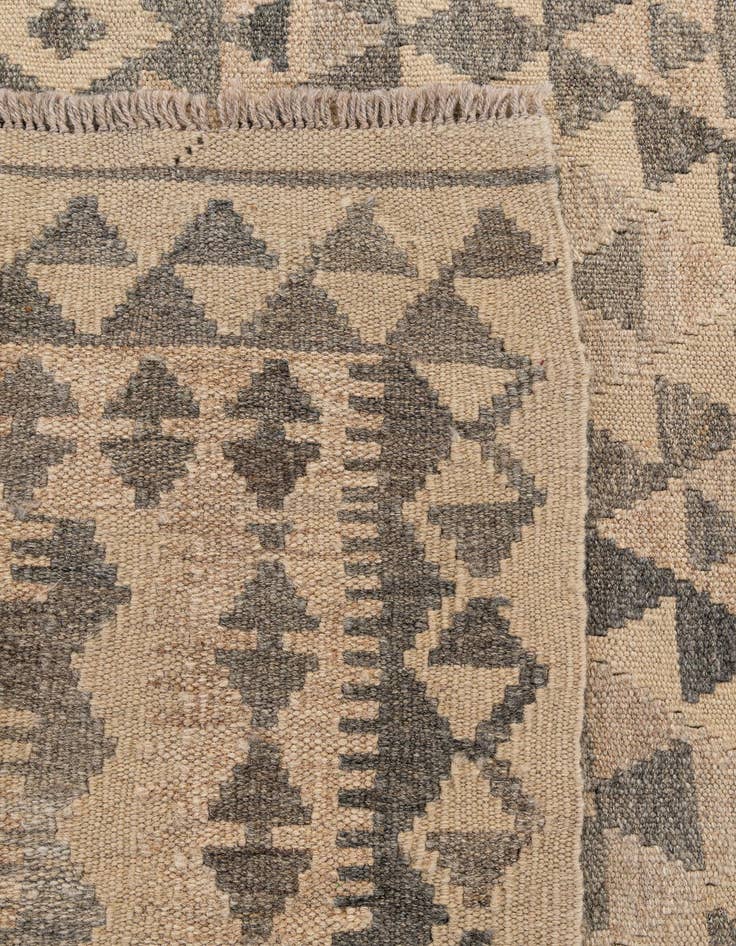 Detail image of  3' 10 x 5' 10  Hand Woven Kilim Maymana Wool Rug