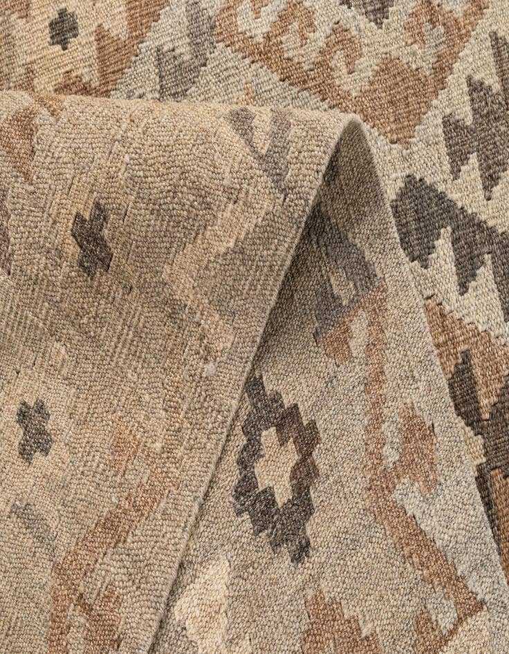 Detail image of  5' 1 x 6' 5  Hand Woven Kilim Maymana Wool Rug