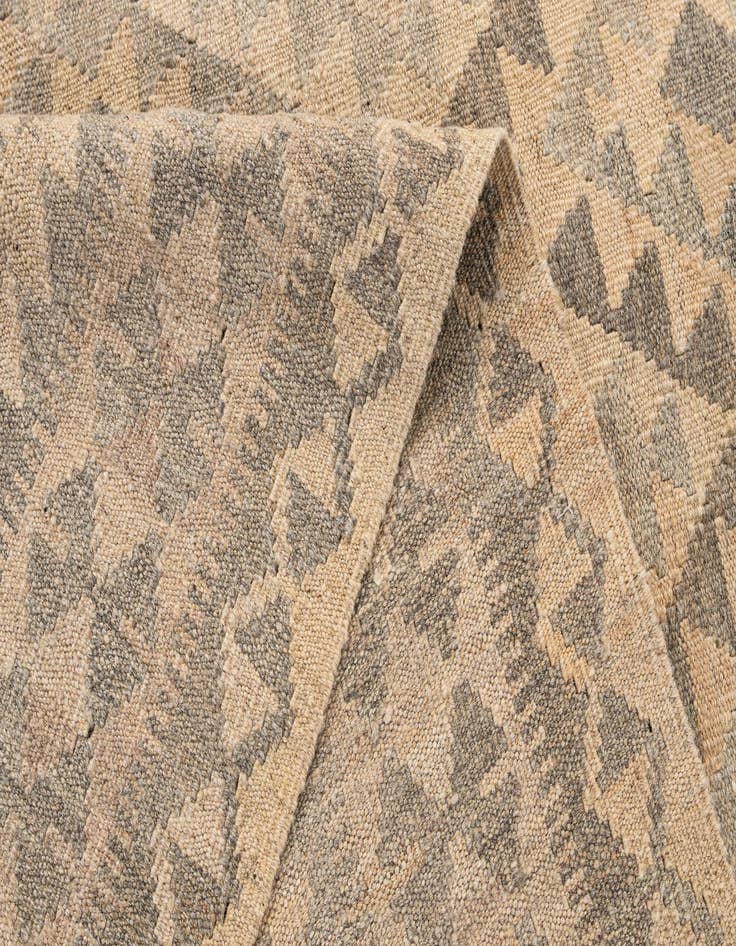 Detail image of  5' x 6' 5  Hand Woven Kilim Maymana Wool Rug