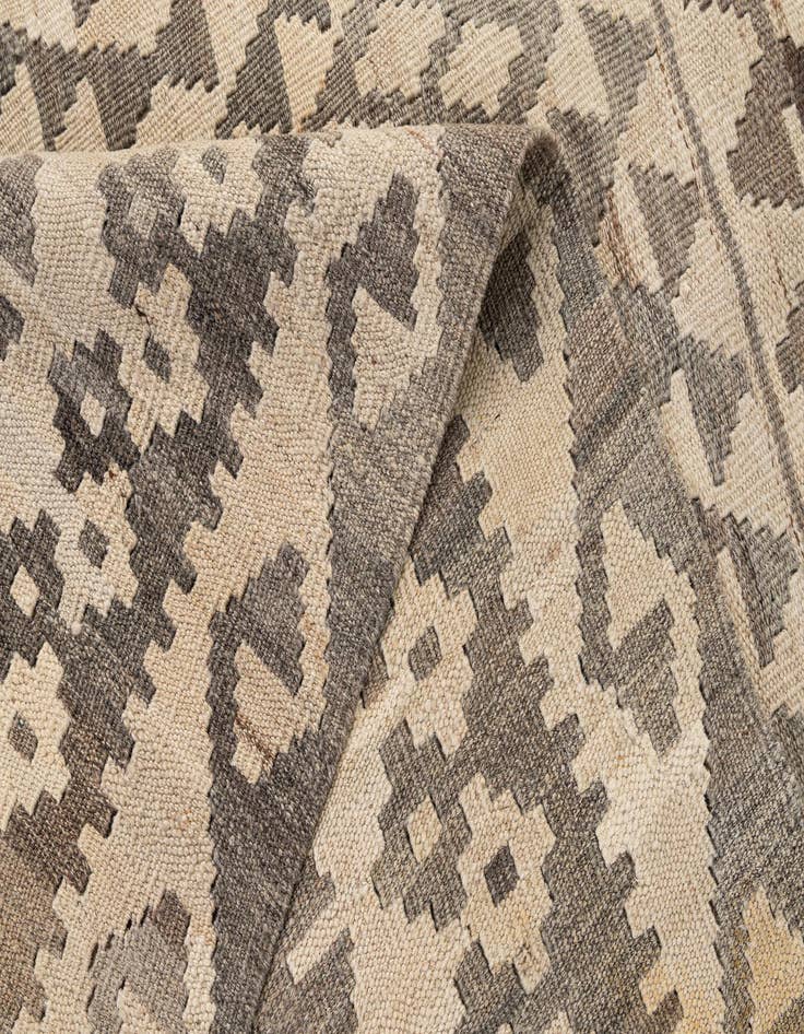 Detail image of  5' 1 x 6' 8  Hand Woven Kilim Maymana Wool Rug