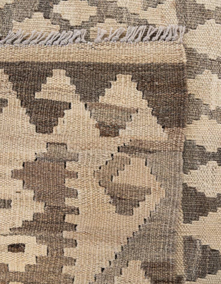Detail image of  5' 1 x 6' 8  Hand Woven Kilim Maymana Wool Rug