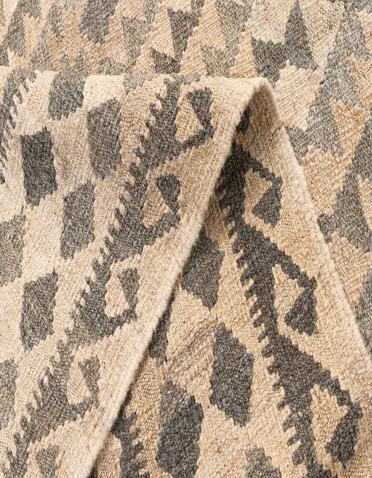 Detail image of  5' 10 x 7' 11  Hand Woven Kilim Maymana Wool Rug