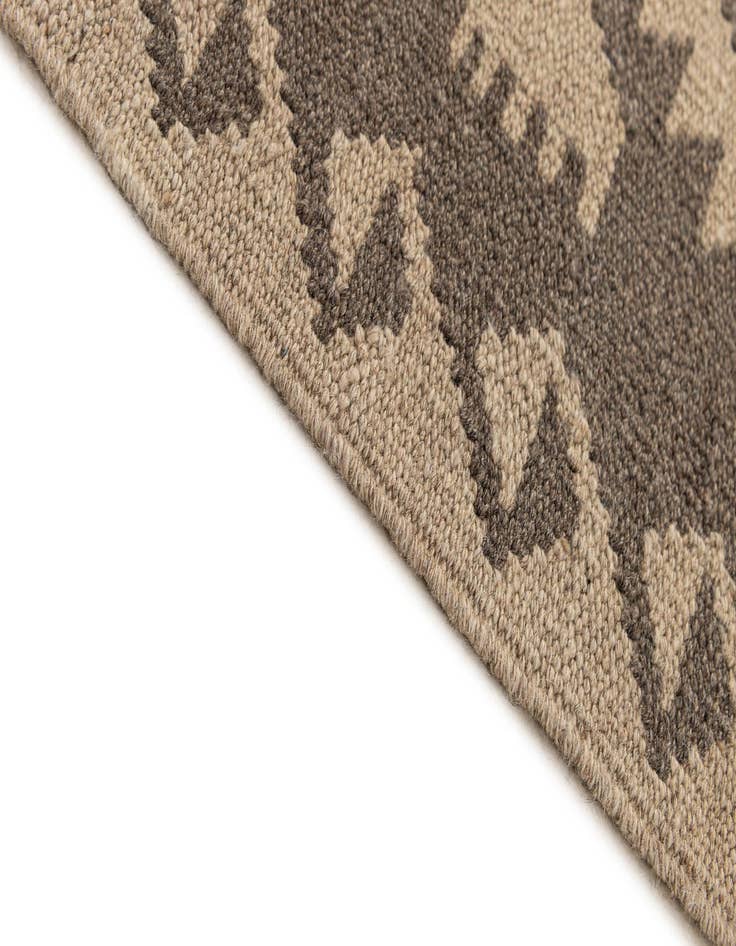 Detail image of  6' 5 x 9' 8  Hand Woven Kilim Maymana Wool Rug