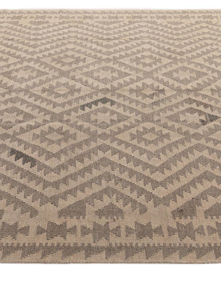 Detail image of  6' 8 x 9' 9  Hand Woven Kilim Maymana Wool Rug
