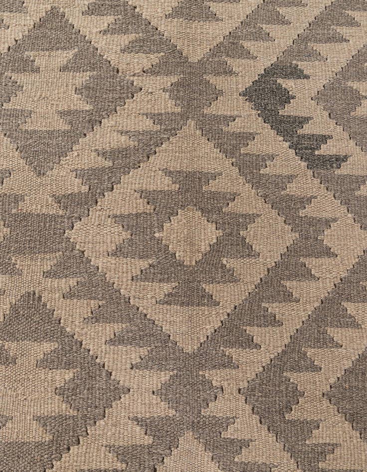 Detail image of  6' 8 x 9' 9  Hand Woven Kilim Maymana Wool Rug
