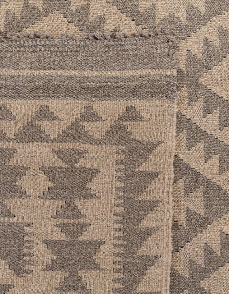 Detail image of  6' 8 x 9' 9  Hand Woven Kilim Maymana Wool Rug