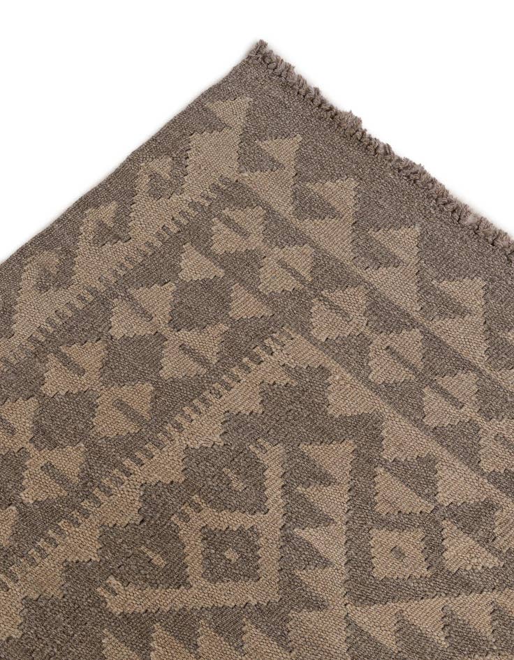 Detail image of  6' 8 x 9' 7  Hand Woven Kilim Maymana Wool Rug