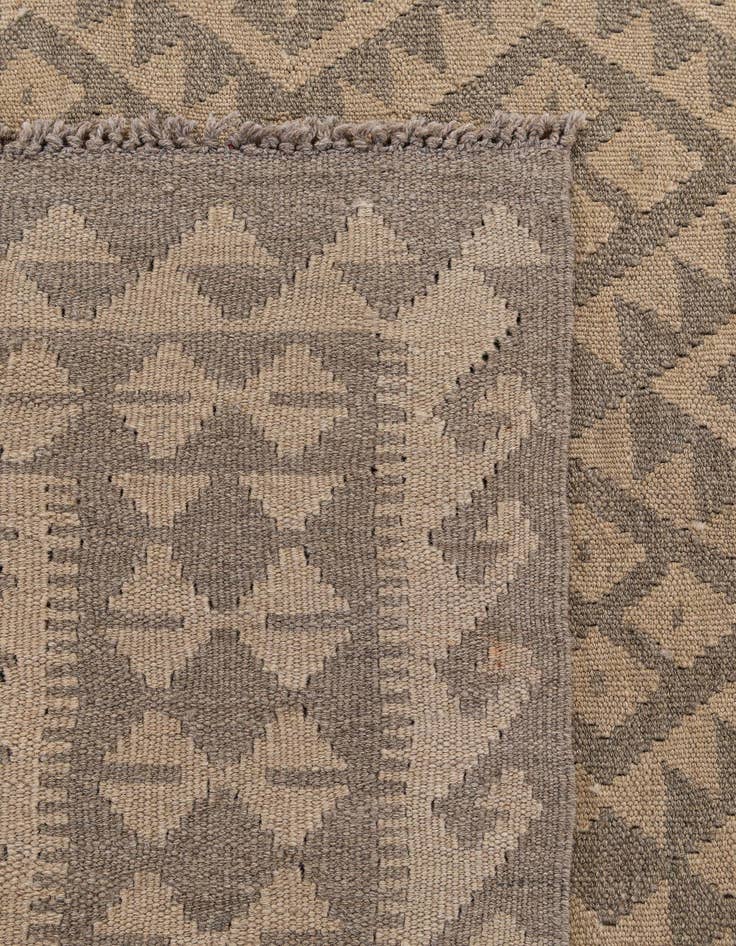 Detail image of  6' 8 x 9' 7  Hand Woven Kilim Maymana Wool Rug