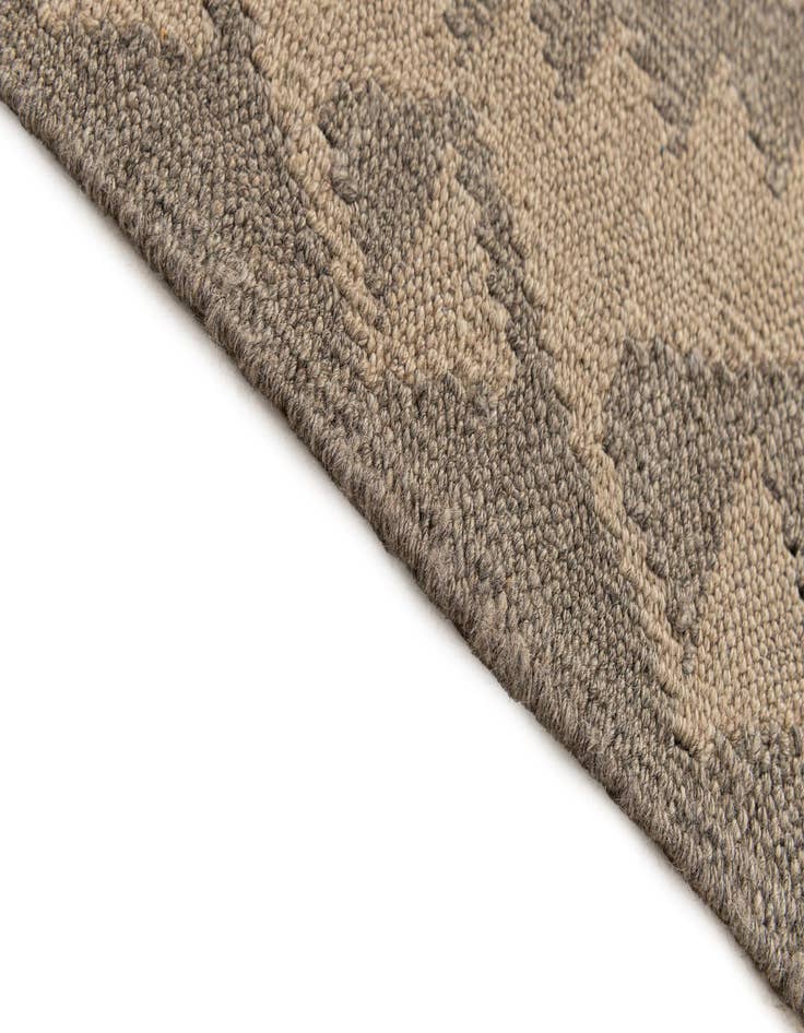 Detail image of  6' 6 x 9' 9  Hand Woven Kilim Maymana Wool Rug