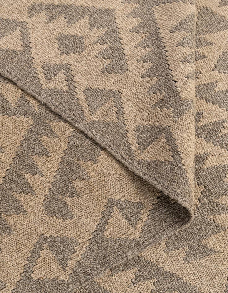 Detail image of  6' 6 x 9' 9  Hand Woven Kilim Maymana Wool Rug