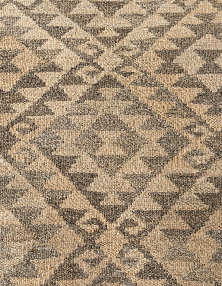 Detail image of  6' 8 x 9' 5  Hand Woven Kilim Maymana Wool Rug