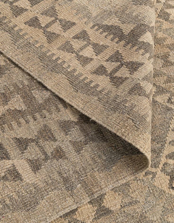 Detail image of  6' 8 x 9' 5  Hand Woven Kilim Maymana Wool Rug