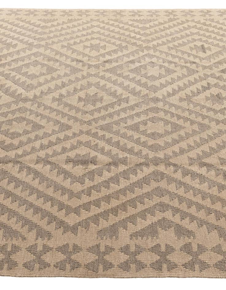 Detail image of  6' 8 x 9' 8  Hand Woven Kilim Maymana Wool Rug