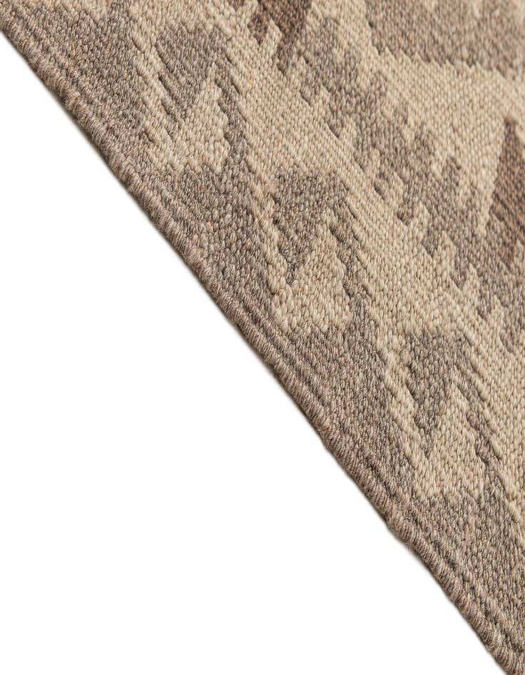 Detail image of  6' 5 x 9' 10  Hand Woven Kilim Maymana Wool Rug