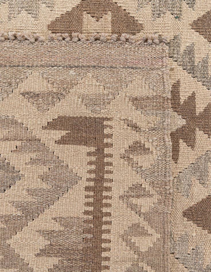 Detail image of  6' 5 x 9' 10  Hand Woven Kilim Maymana Wool Rug