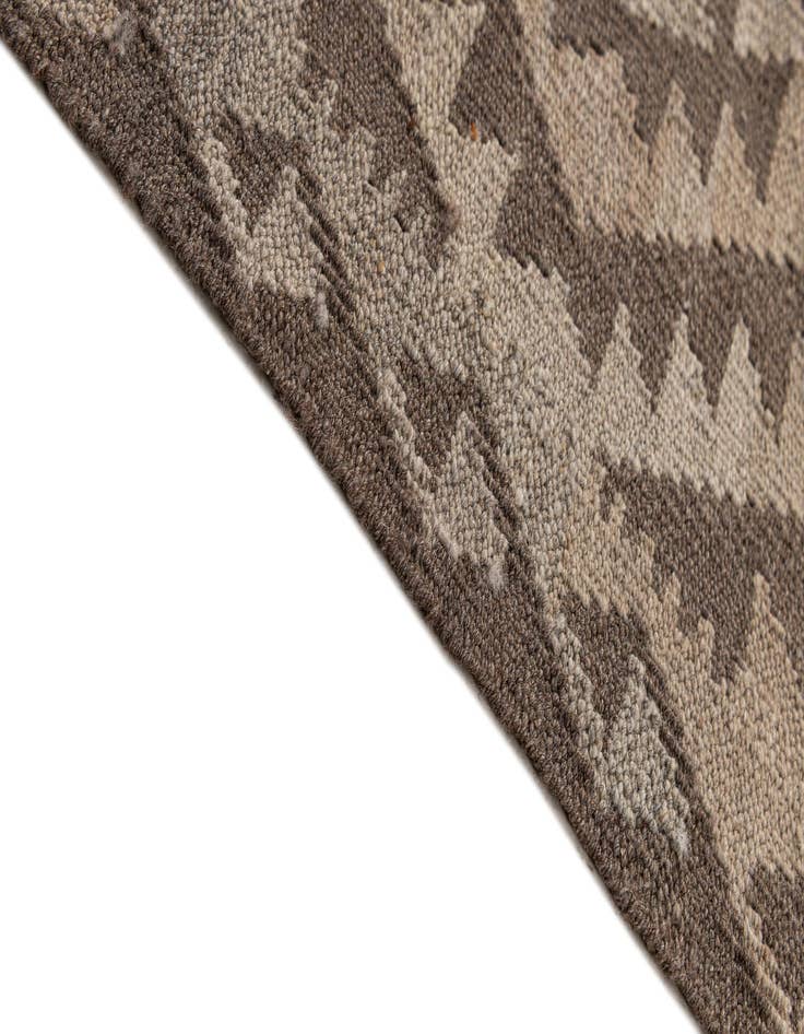 Detail image of  6' 6 x 10'  Hand Woven Kilim Maymana Wool Rug