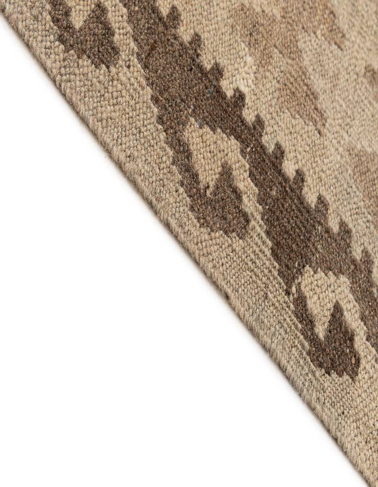 Detail image of  6' 10 x 9' 9  Hand Woven Kilim Maymana Wool Rug