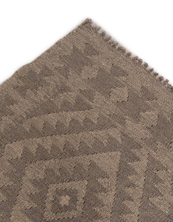 Detail image of  6' 11 x 9' 10  Hand Woven Kilim Maymana Wool Rug