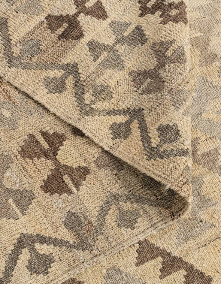 Detail image of  6' 10 x 9' 11  Hand Woven Kilim Maymana Wool Rug