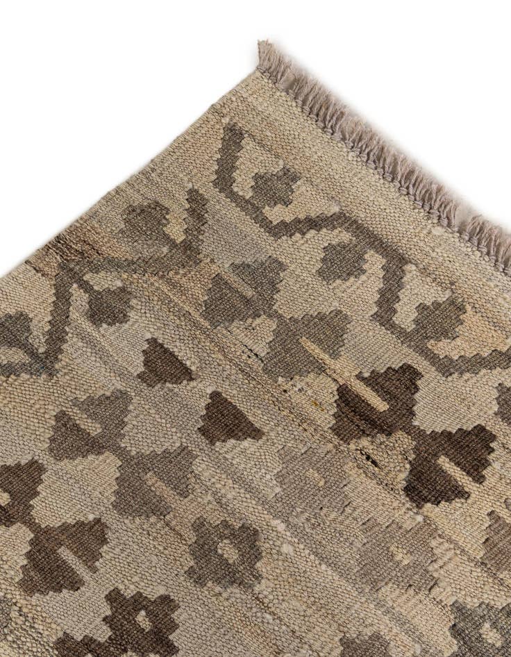 Detail image of  6' 10 x 9' 11  Hand Woven Kilim Maymana Wool Rug