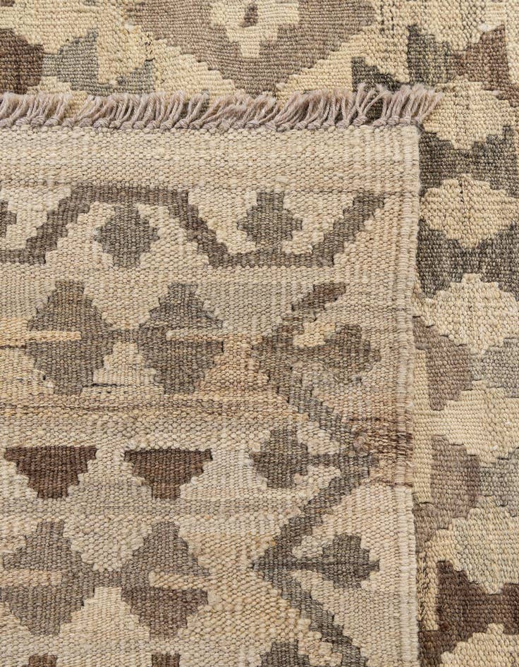 Detail image of  6' 10 x 9' 11  Hand Woven Kilim Maymana Wool Rug