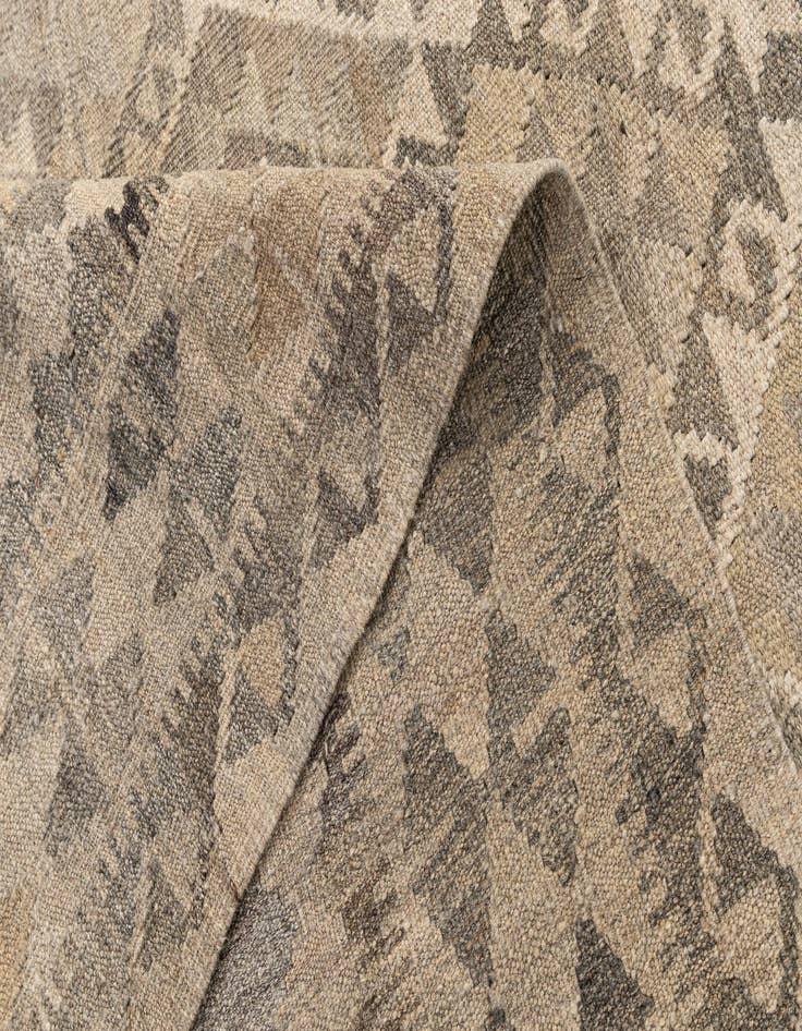 Detail image of  6' 10 x 9' 10  Hand Woven Kilim Maymana Wool Rug