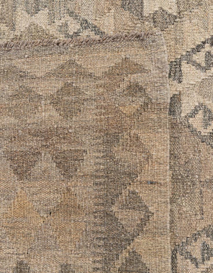 Detail image of  6' 10 x 9' 10  Hand Woven Kilim Maymana Wool Rug